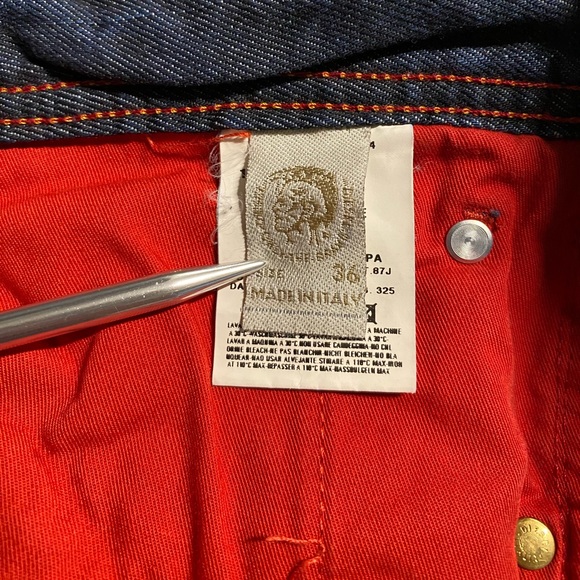 Men’s Diesel SLAMMER Lion Embroidered Jeans - Picture 10 of 11